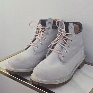 Timberland White Women’s Boots with Camo Liner Size 6.5